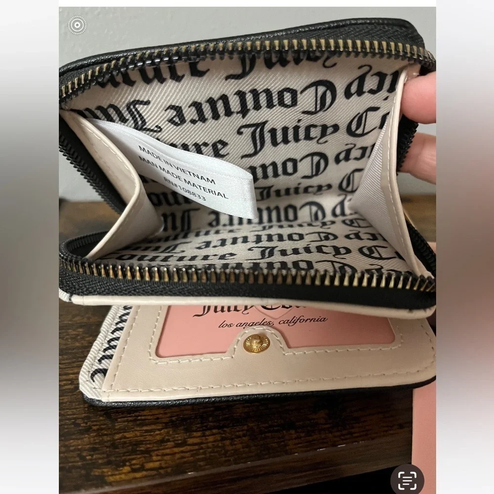 Juicy Couture Black Gold Heart Logo Zip Bifold Wallet NWT